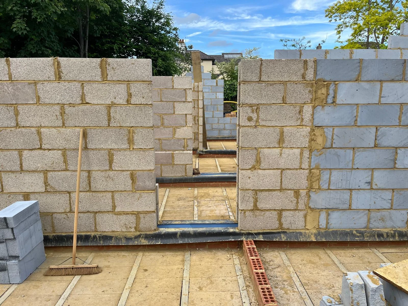 Internal blockwork forming the rooms and door openings.